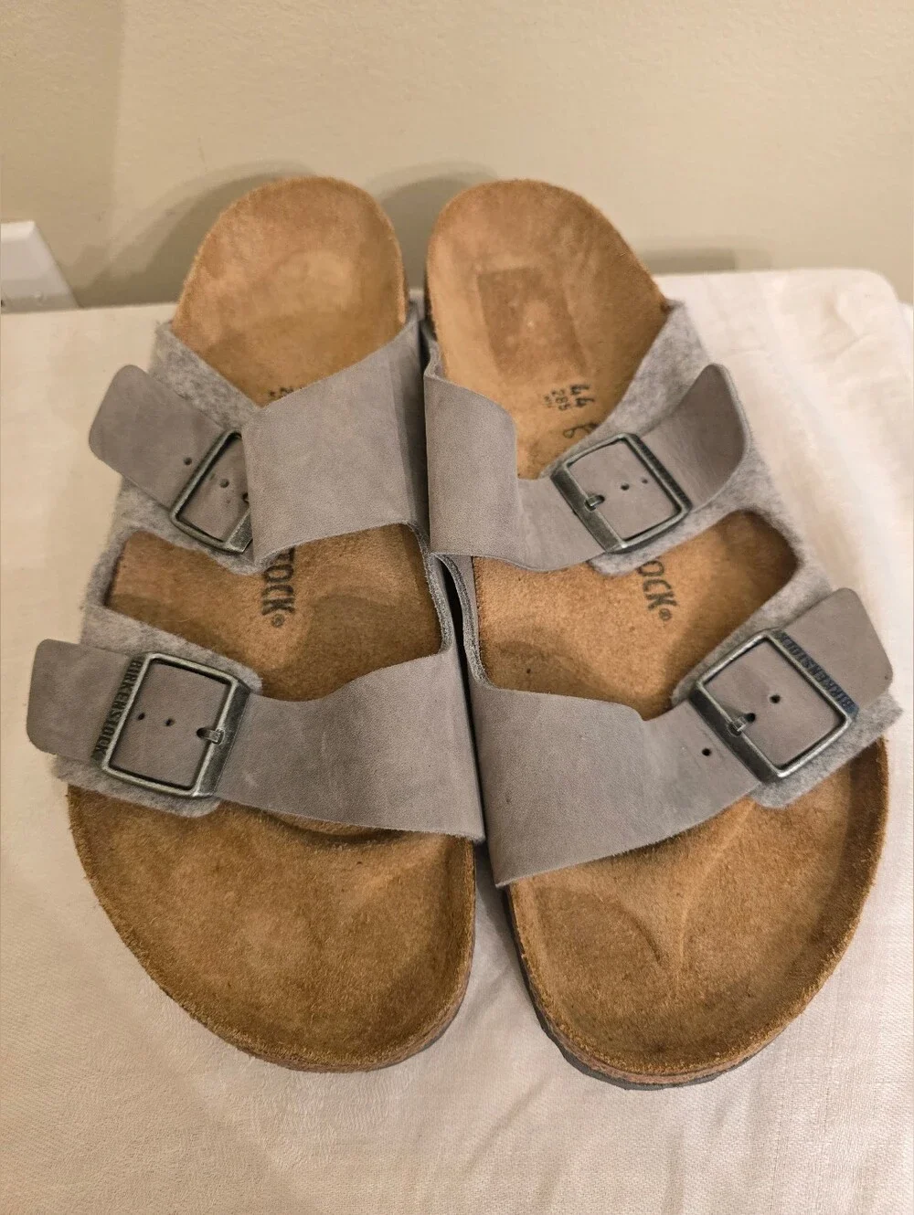 New Without Box- Birkenstock Arizona Wool – Light Grey/Iron Size 44